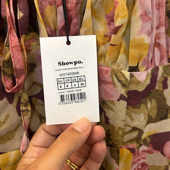 SHOWPO JASALINA MIDAXI DRESS - PUFF SLEEVE DRESS IN CLASSIC FLORAL  sz 4 - Picture 5 of 6